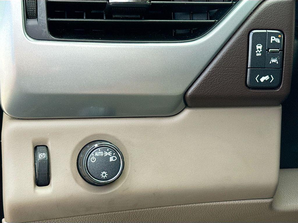 used 2019 Chevrolet Suburban car, priced at $22,122