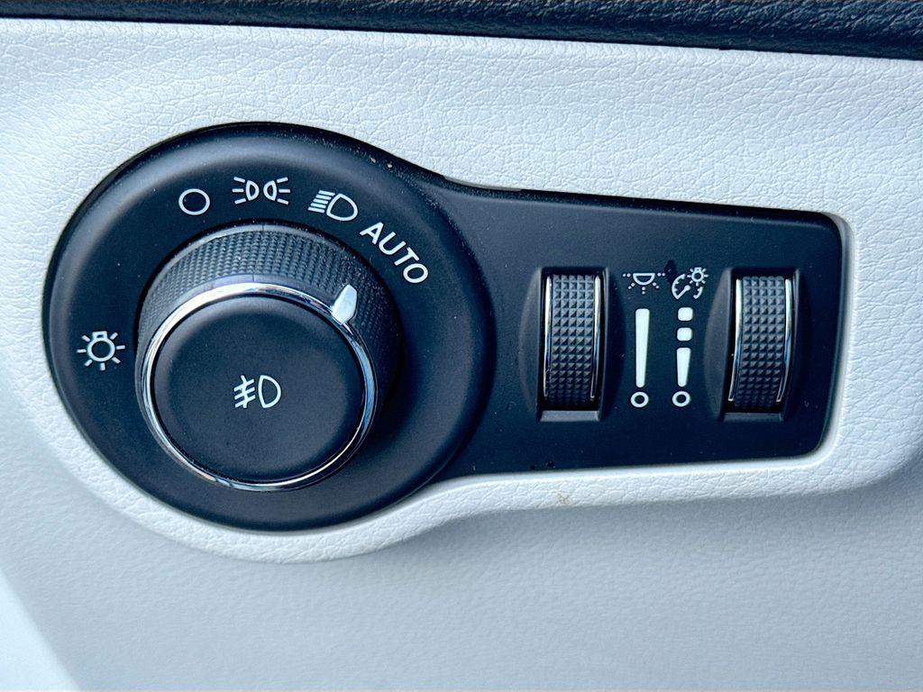 used 2021 Jeep Compass car, priced at $13,400