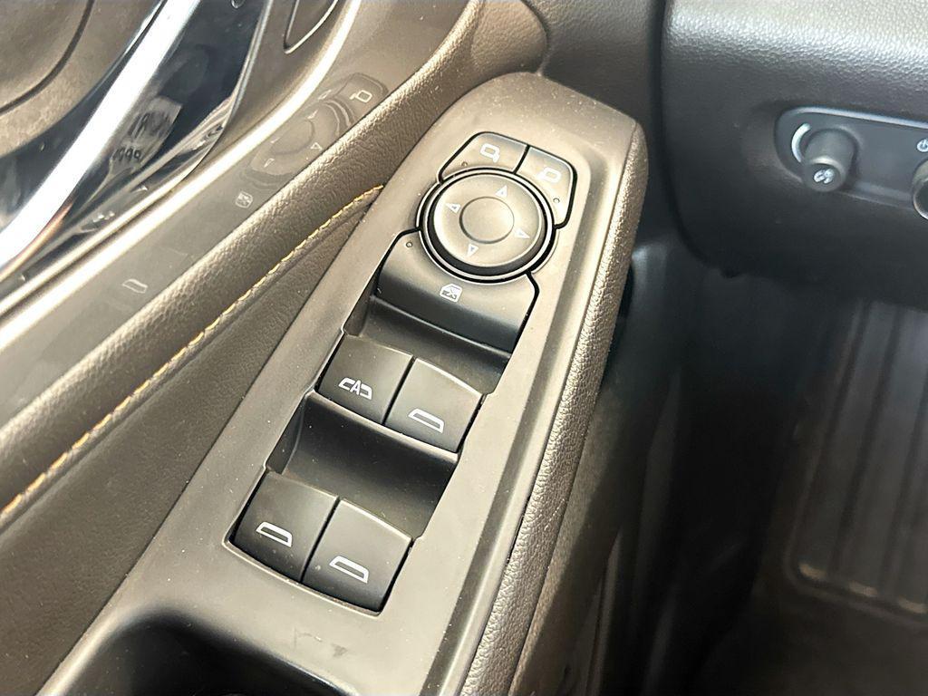 used 2020 Chevrolet Traverse car, priced at $18,500