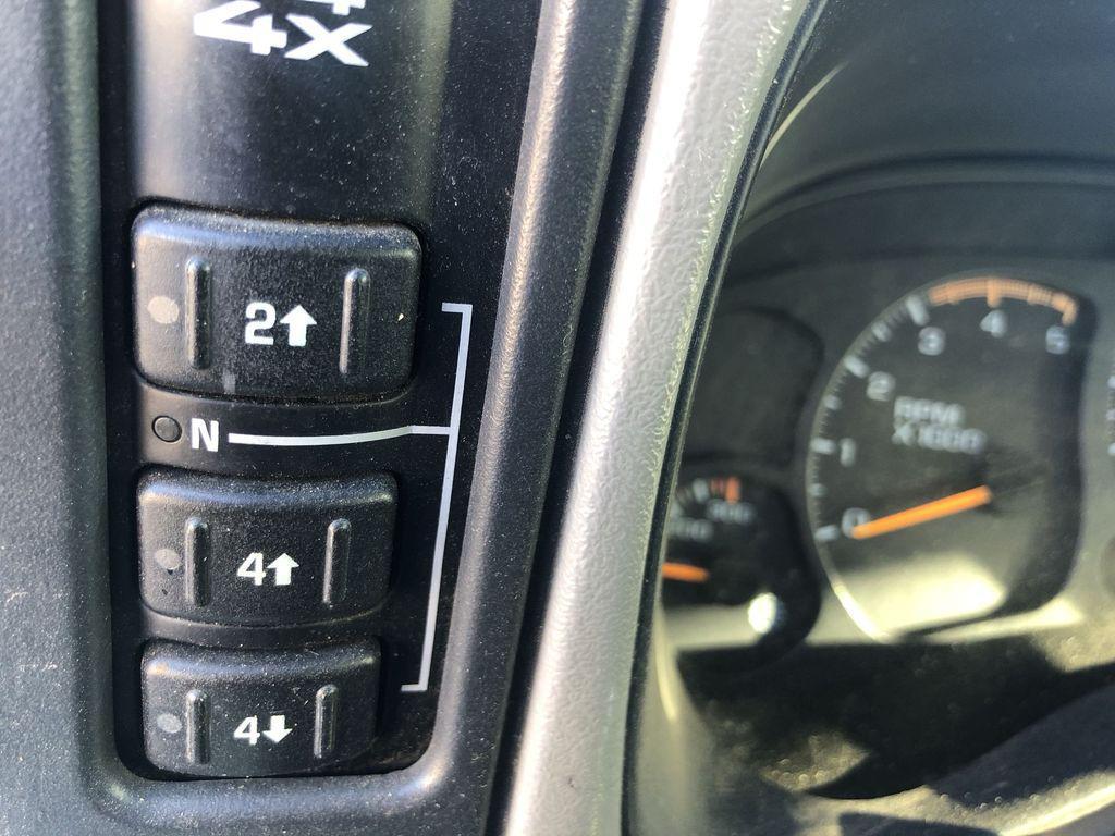 used 2005 Chevrolet Silverado 2500 car, priced at $14,000