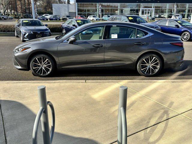 new 2025 Lexus ES 350 car, priced at $48,044