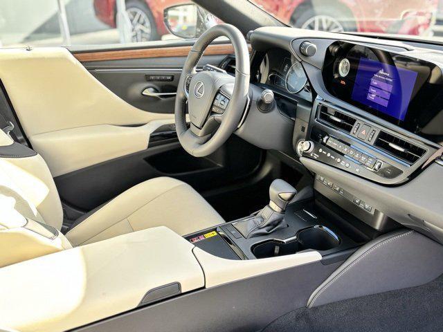 new 2025 Lexus ES 350 car, priced at $48,044