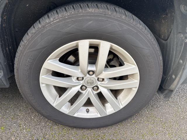 used 2015 Toyota Highlander car, priced at $17,657