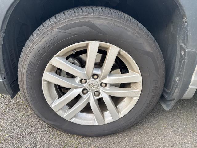 used 2015 Toyota Highlander car, priced at $17,657