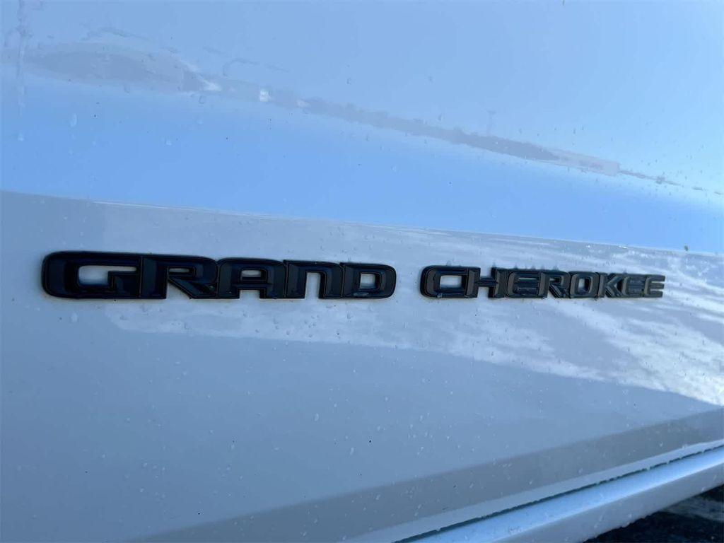 used 2017 Jeep Grand Cherokee car, priced at $5,900