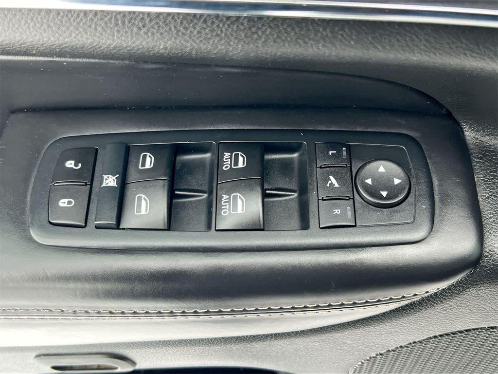 used 2017 Jeep Grand Cherokee car, priced at $14,895