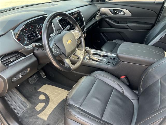2019 Mosaic Black Metallic Chevrolet Traverse