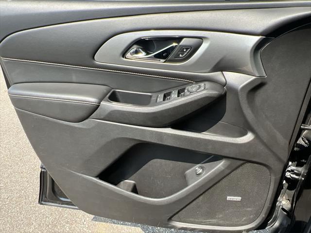 2019 Mosaic Black Metallic Chevrolet Traverse