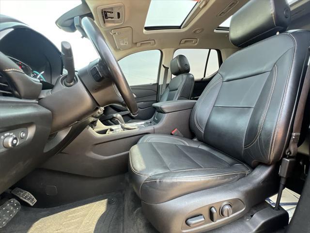 2019 Mosaic Black Metallic Chevrolet Traverse