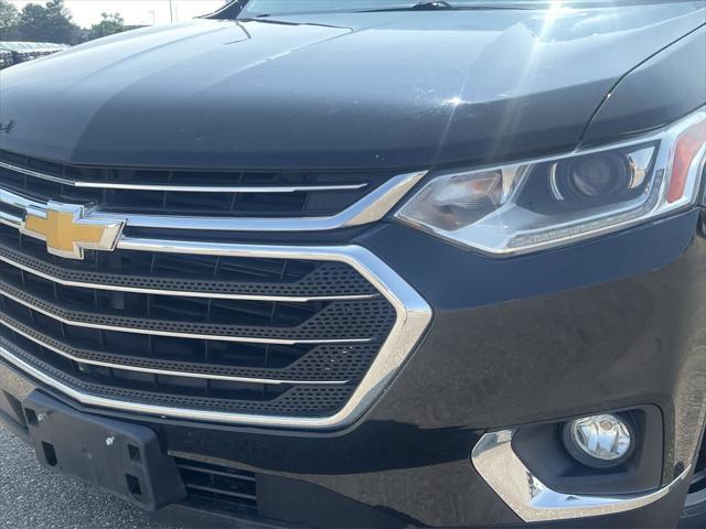 2019 Mosaic Black Metallic Chevrolet Traverse