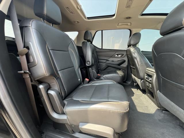 2019 Mosaic Black Metallic Chevrolet Traverse