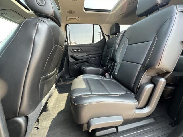 2019 Mosaic Black Metallic Chevrolet Traverse
