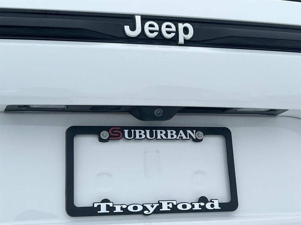 used 2023 Jeep Grand Cherokee car, priced at $28,995