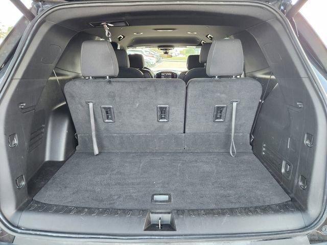 used 2023 Chevrolet Traverse car, priced at $27,292