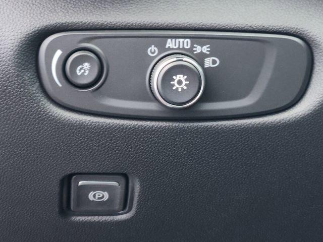 new 2025 Chevrolet Blazer car, priced at $36,044