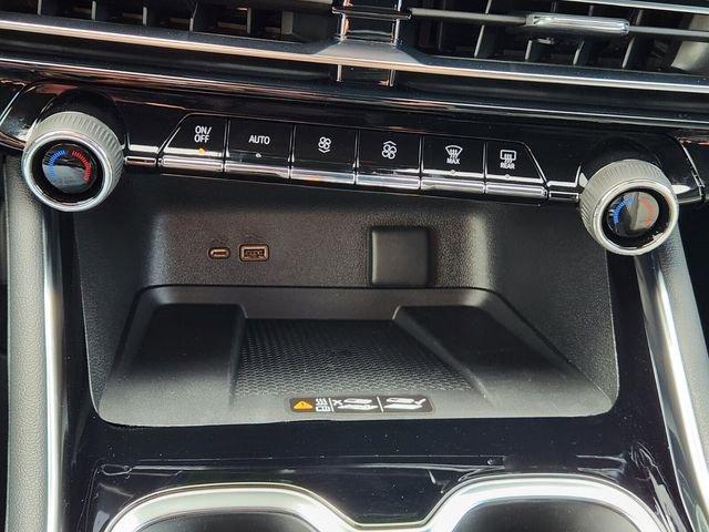 new 2026 Chevrolet Traverse car, priced at $41,285