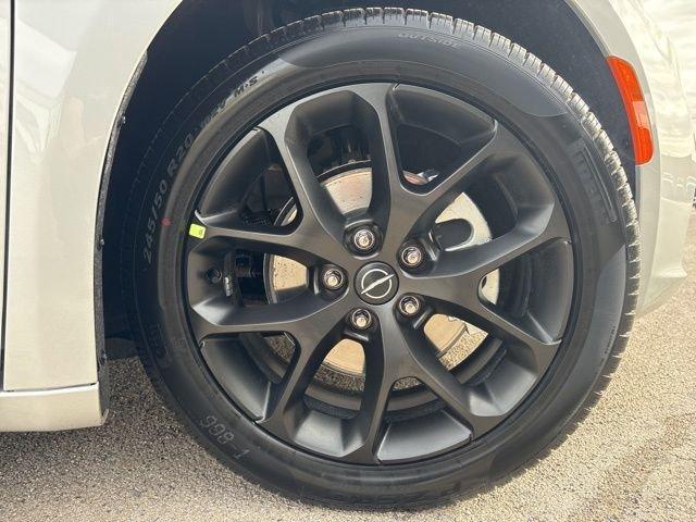 new 2026 Chrysler Pacifica car, priced at $43,428