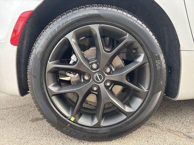 new 2026 Chrysler Pacifica car, priced at $43,428