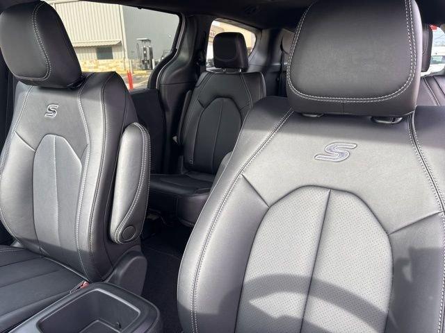 new 2026 Chrysler Pacifica car, priced at $43,428