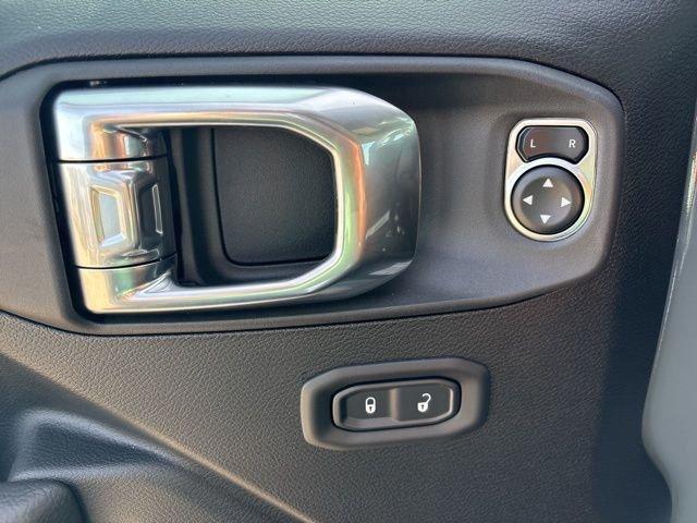 new 2026 Jeep Gladiator car, priced at $46,930