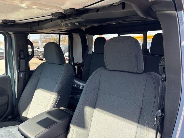 new 2026 Jeep Gladiator car, priced at $46,930