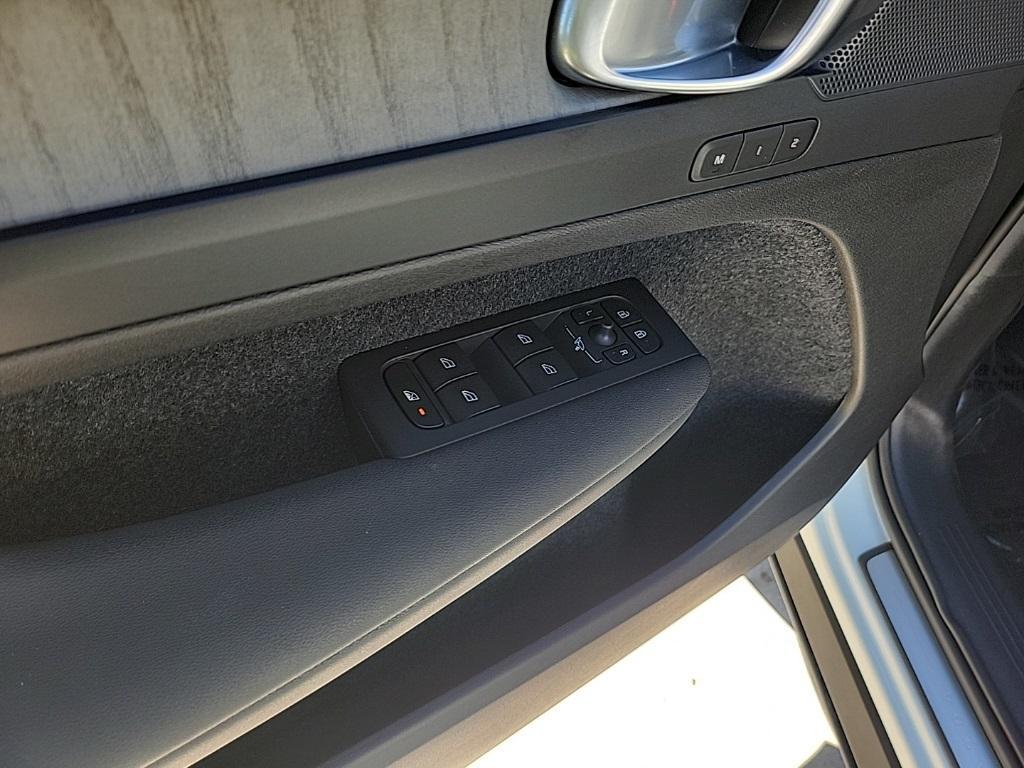 used 2023 Volvo XC40 car, priced at $25,750