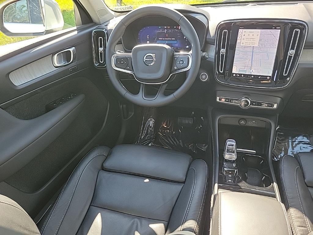 used 2023 Volvo XC40 car, priced at $25,750