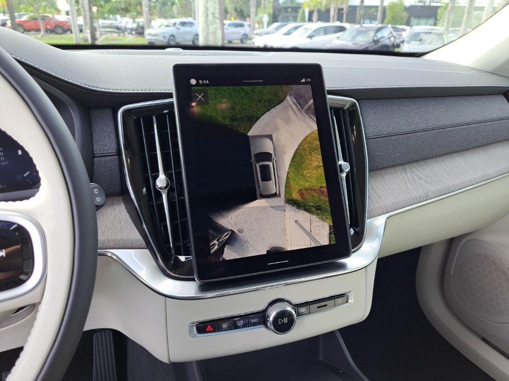 new 2026 Volvo XC90 car, priced at $78,555