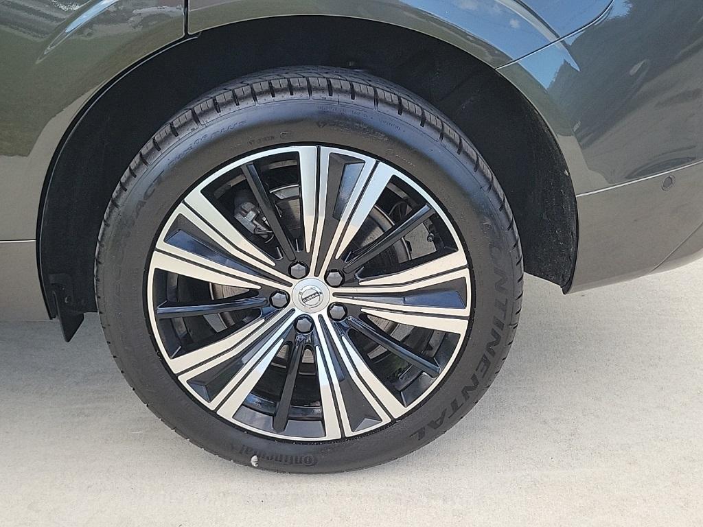 used 2022 Volvo XC60 Recharge Plug-In Hybrid car, priced at $29,500