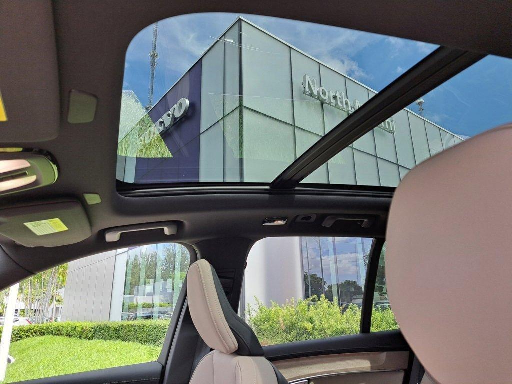 new 2026 Volvo XC90 car, priced at $69,325