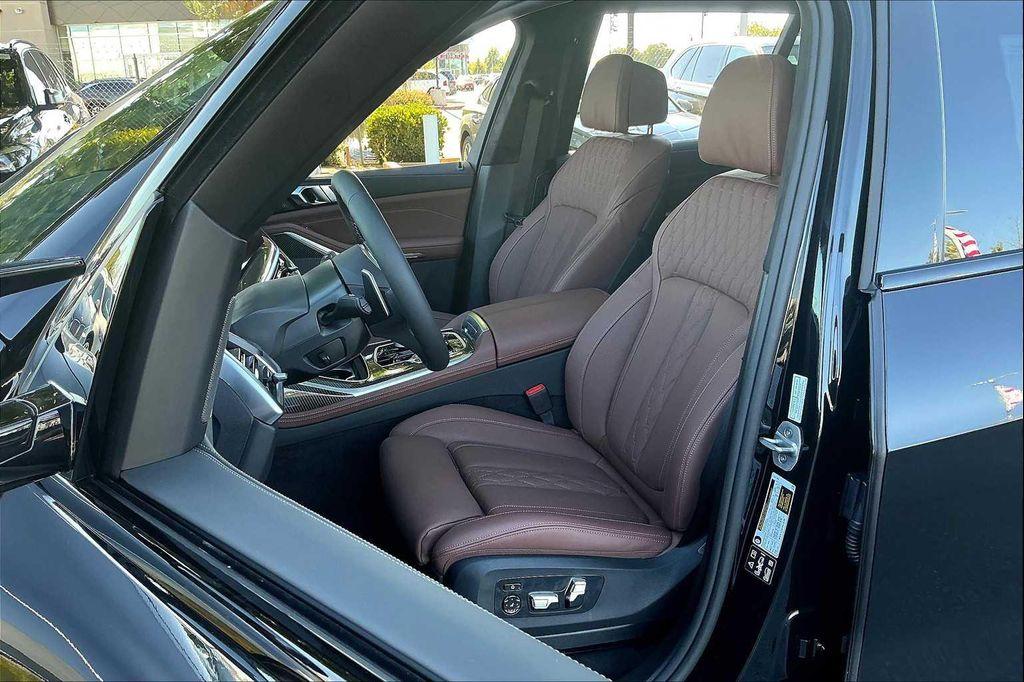 new 2026 BMW X7 car, priced at $118,740
