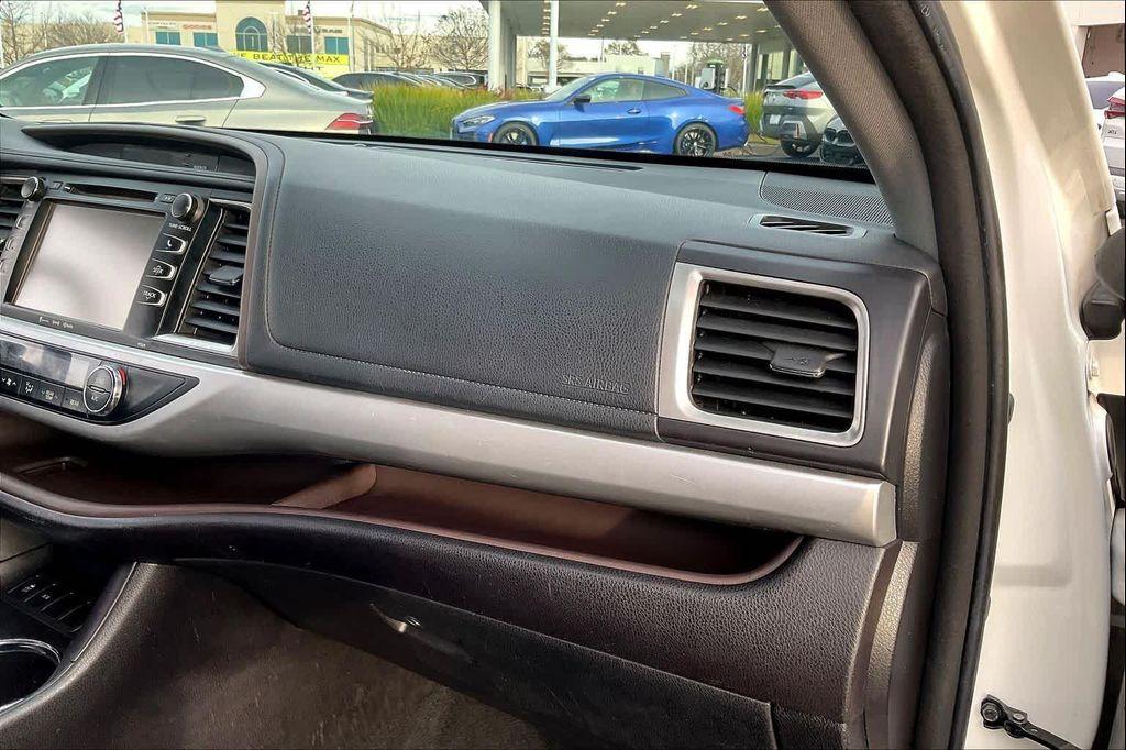 used 2018 Toyota Highlander car, priced at $18,898