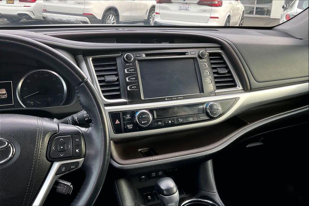 used 2018 Toyota Highlander car, priced at $18,898