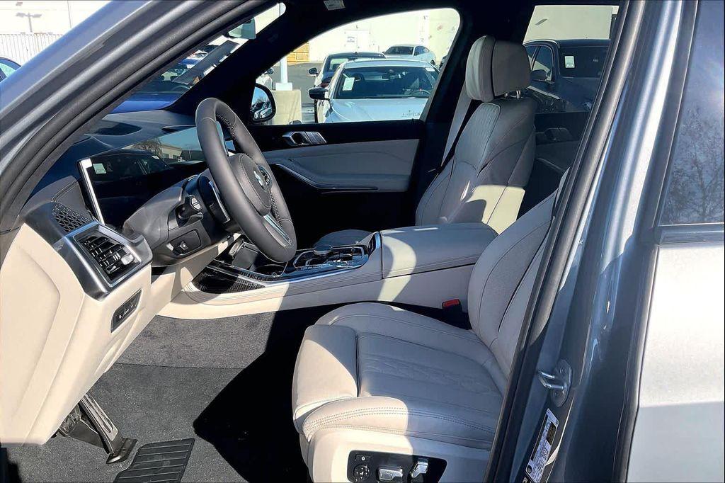 new 2026 BMW X7 car, priced at $99,865