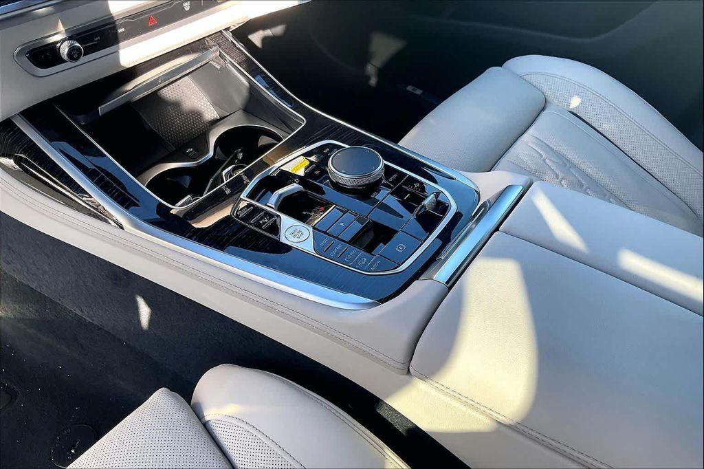 new 2026 BMW X7 car, priced at $99,865
