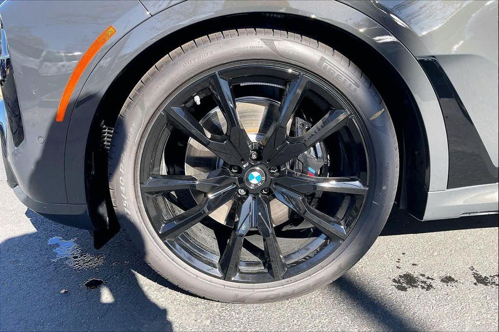 new 2026 BMW X7 car, priced at $123,600