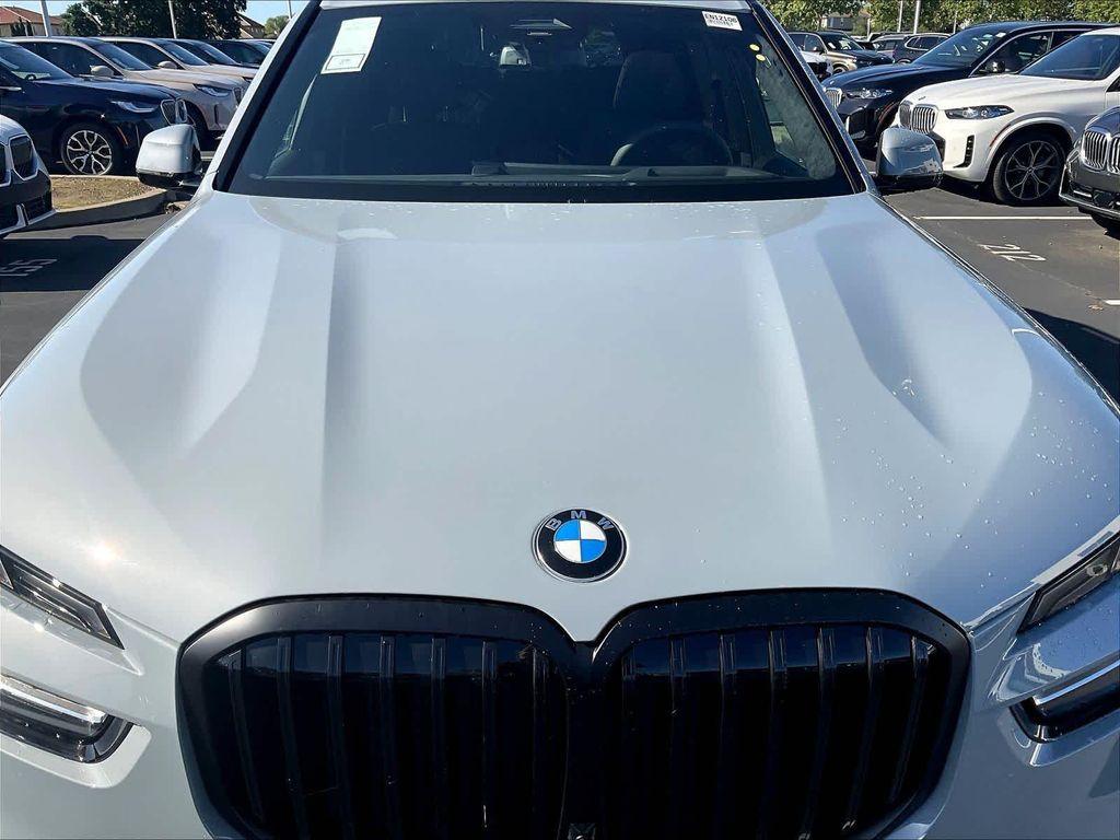 new 2026 BMW X7 car, priced at $95,990