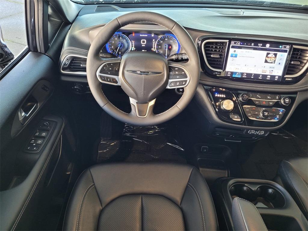 used 2025 Chrysler Pacifica car, priced at $42,988