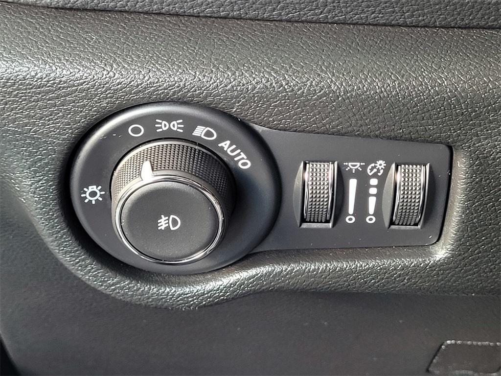 used 2025 Chrysler Pacifica car, priced at $42,988