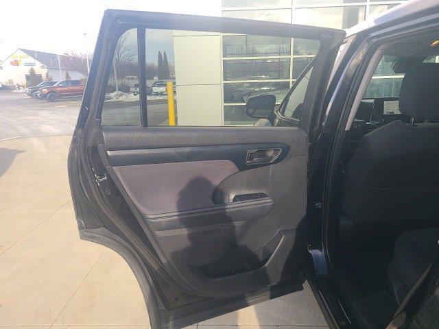 used 2024 Toyota Highlander car, priced at $33,994