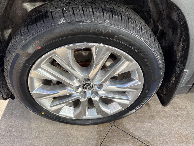 used 2021 Toyota Highlander car, priced at $29,187