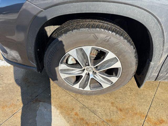 used 2025 Toyota Highlander Hybrid car, priced at $47,475