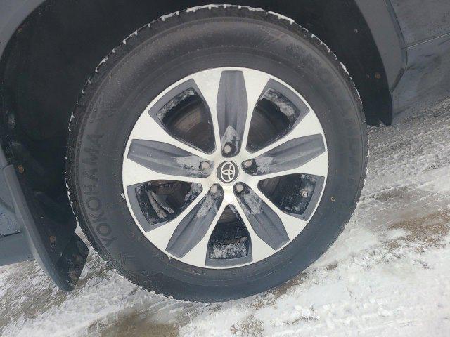 used 2023 Toyota Highlander car, priced at $34,601