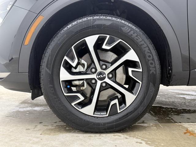 used 2023 Kia Sportage Hybrid car, priced at $24,900