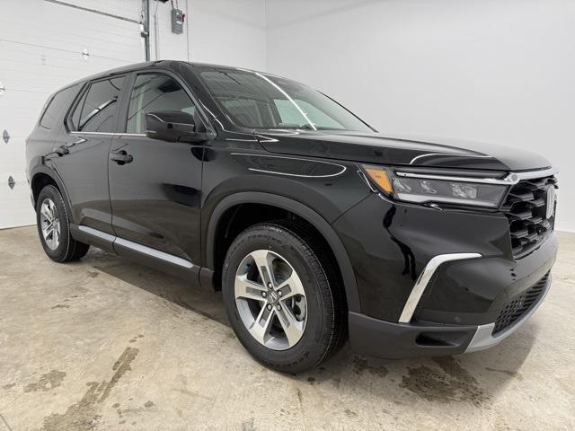 new 2025 Honda Pilot car, priced at $43,095