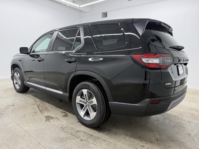 new 2025 Honda Pilot car, priced at $43,095
