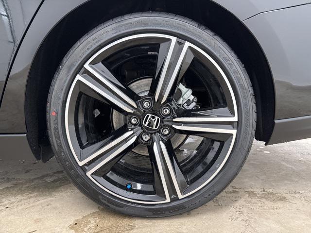 new 2025 Honda Accord Hybrid car, priced at $33,100