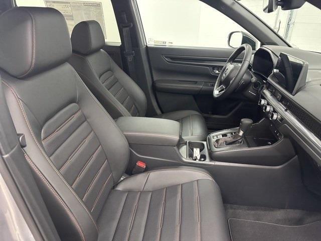 new 2026 Honda CR-V Hybrid car, priced at $39,675