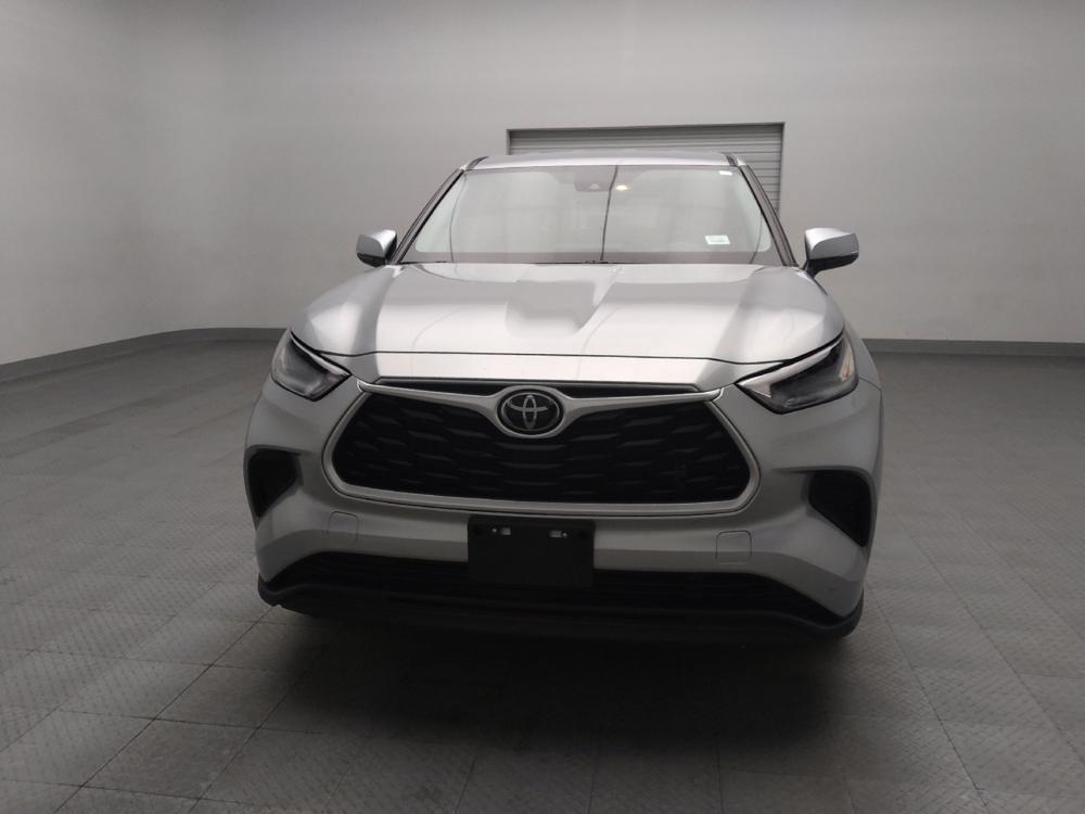 used 2021 Toyota Highlander car, priced at $23,895