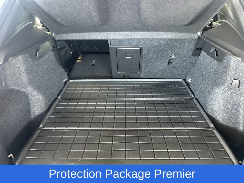 used 2023 Volvo XC40 car, priced at $28,794